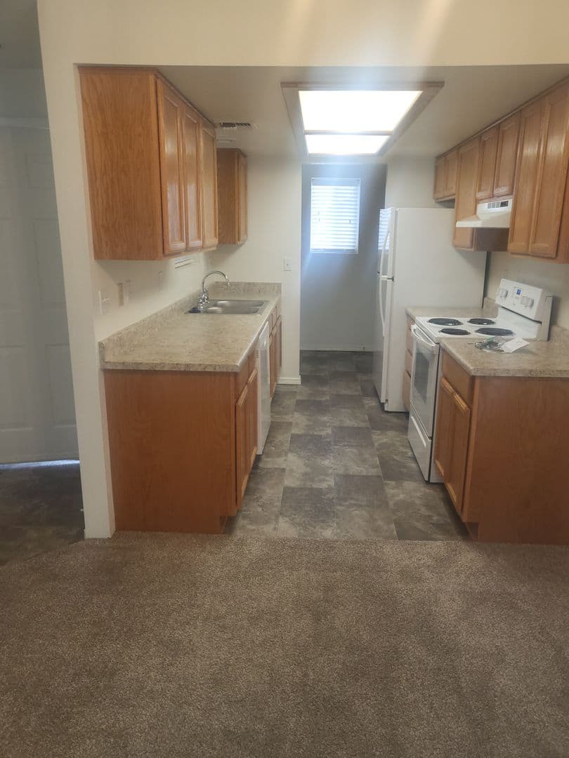 Grants Pass Apartment: 1151 Willow Lane