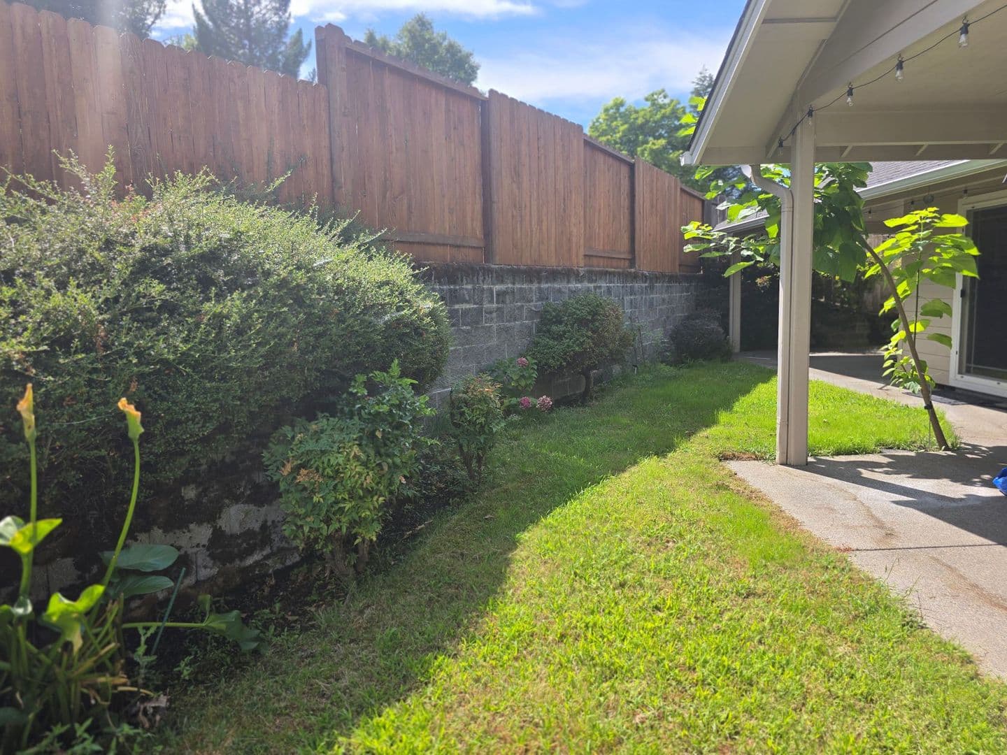 Grants Pass House: 2037 SE Marlen Dr