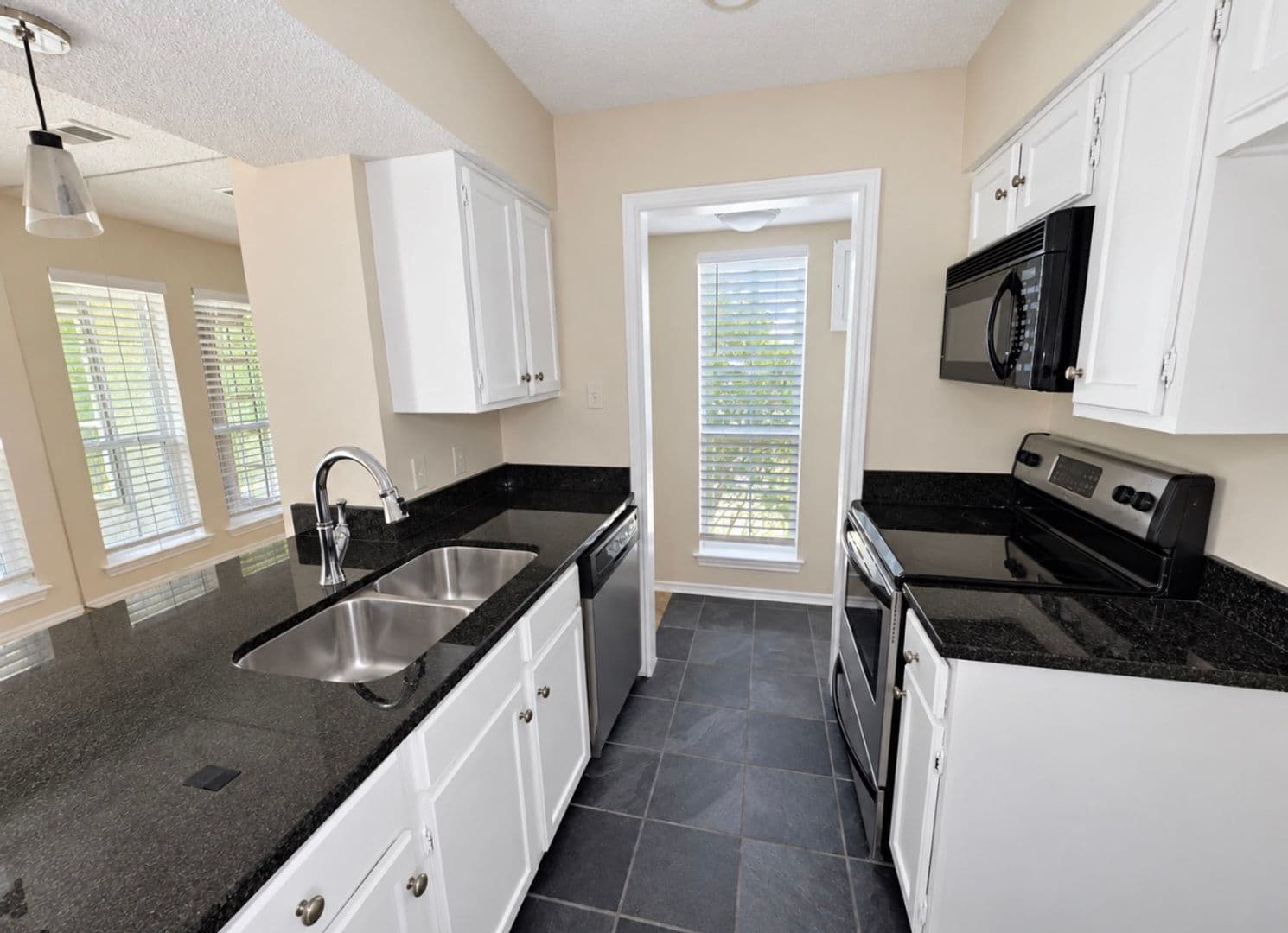Addison Condo: 4067 Beltway Drive #140