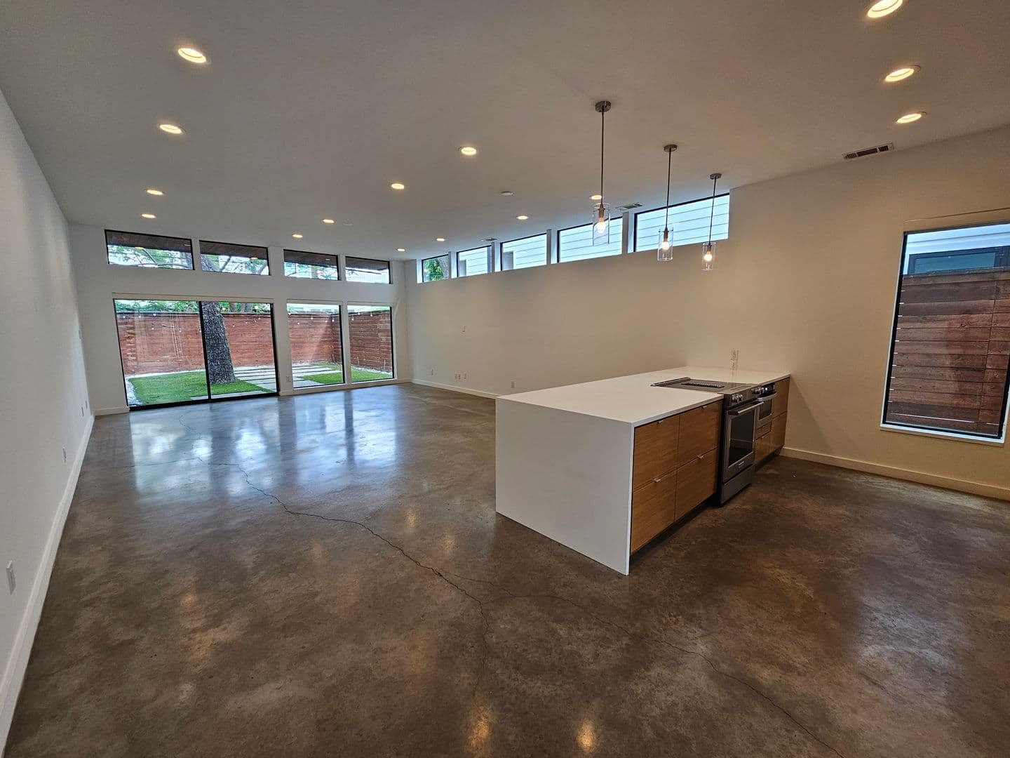 Dallas House: 4215 Roseland Ave.