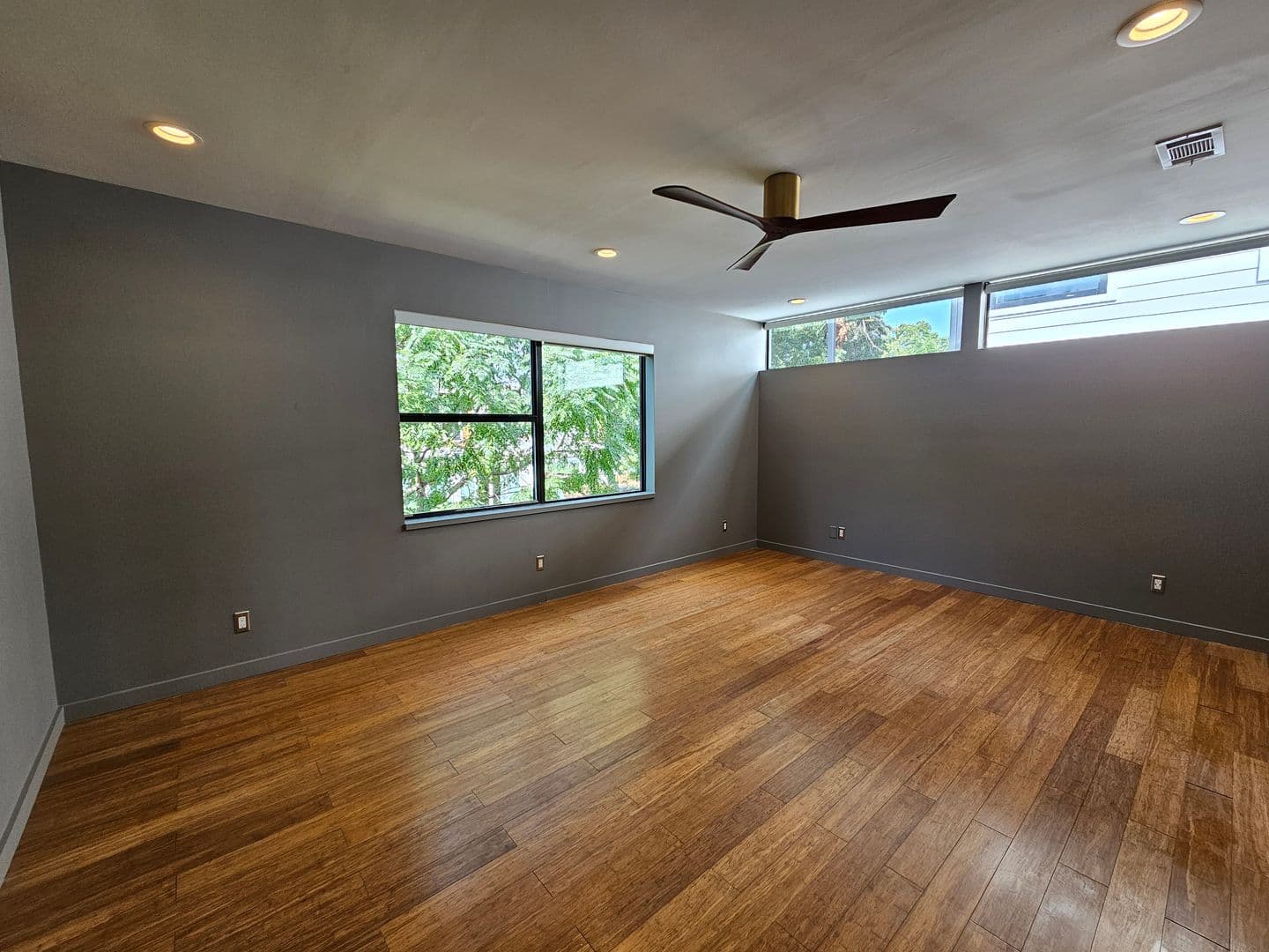 Dallas House: 4215 Roseland Ave.