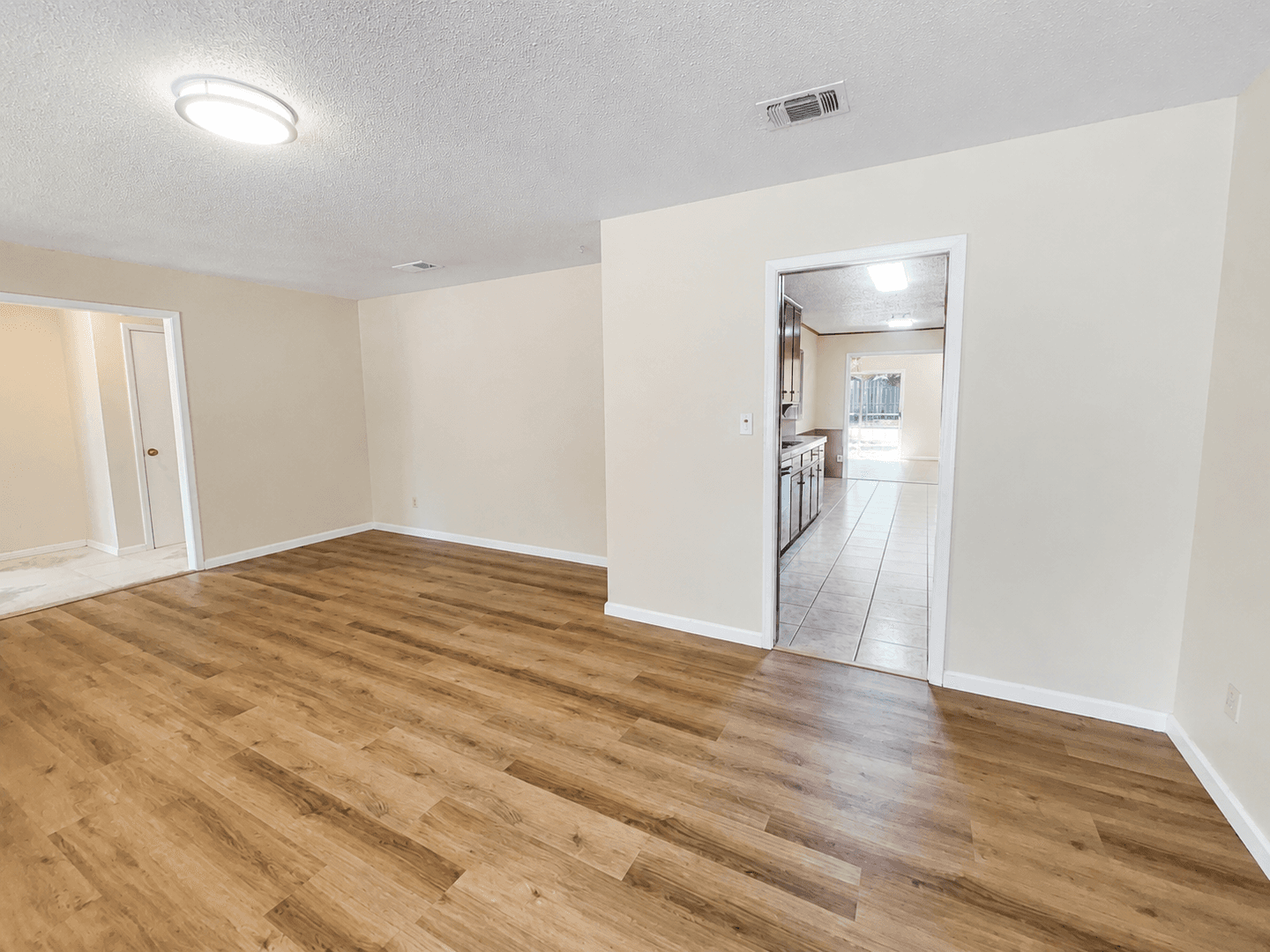 Hurst House: 1109 West Redbud Drive