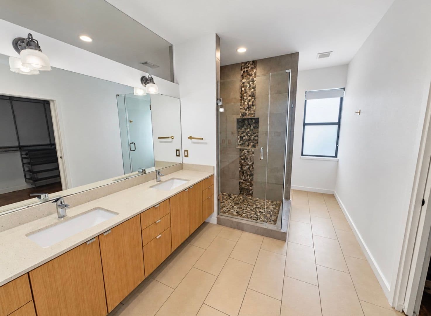 Dallas House: 4215 Roseland Ave.