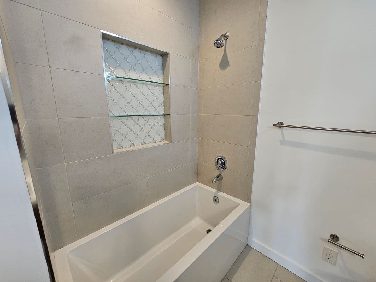 Dallas House: 4215 Roseland Ave.