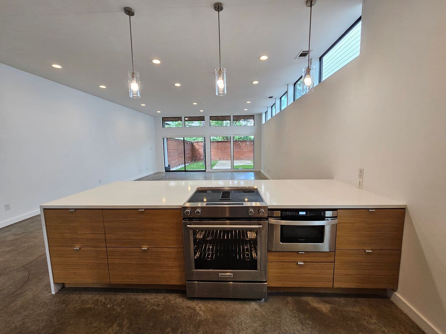 Dallas House: 4215 Roseland Ave.