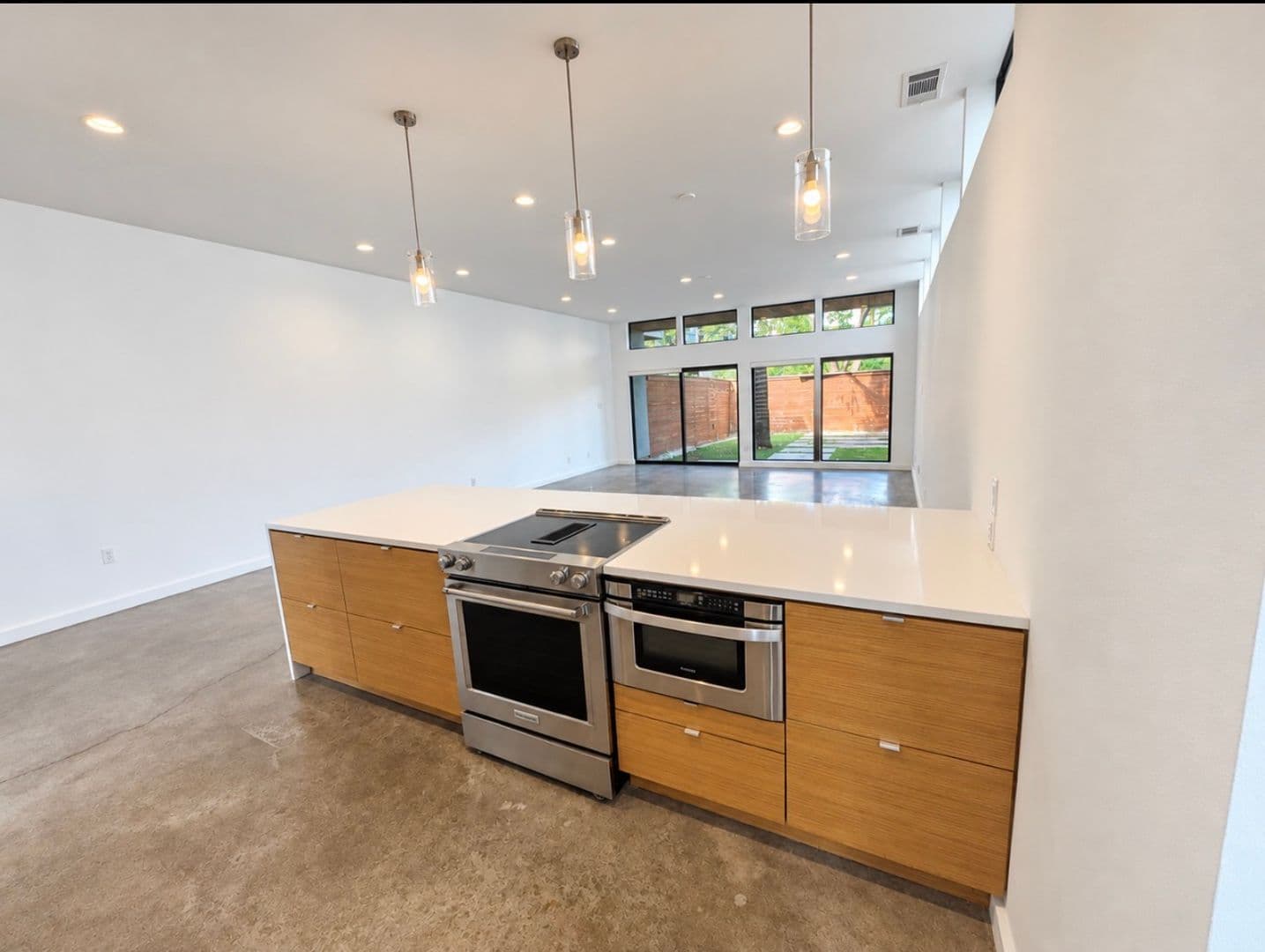 Dallas House: 4215 Roseland Ave.