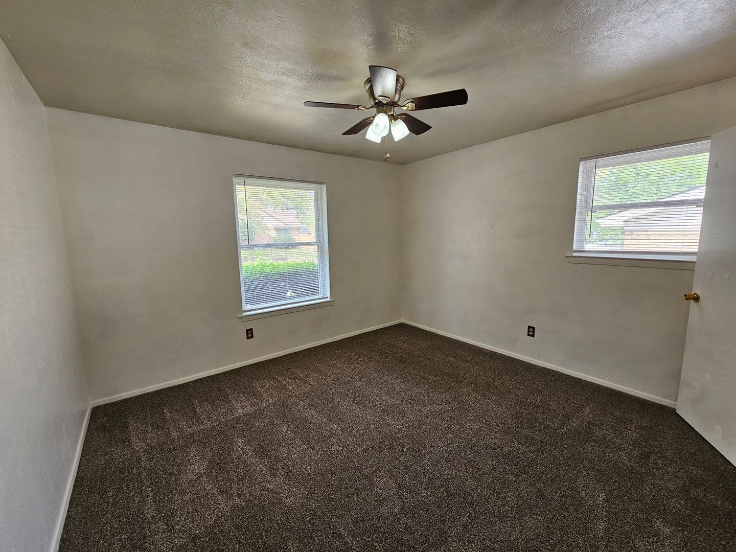 Hurst House: 1109 West Redbud Drive