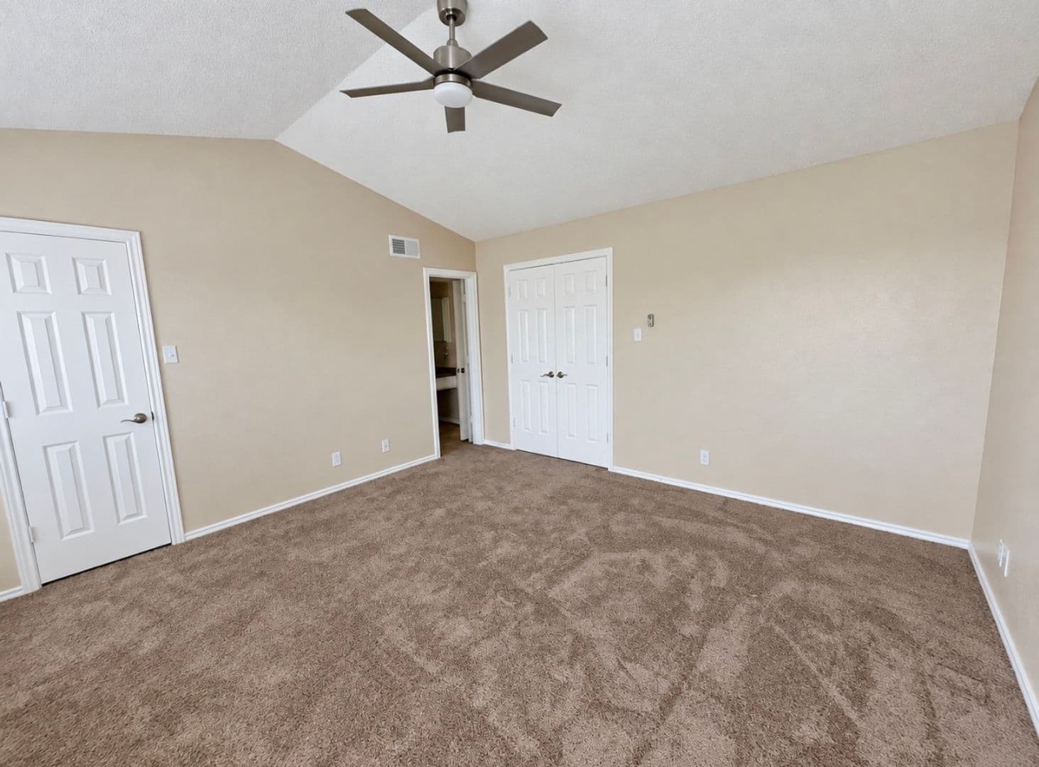 Addison Condo: 4067 Beltway Drive #140