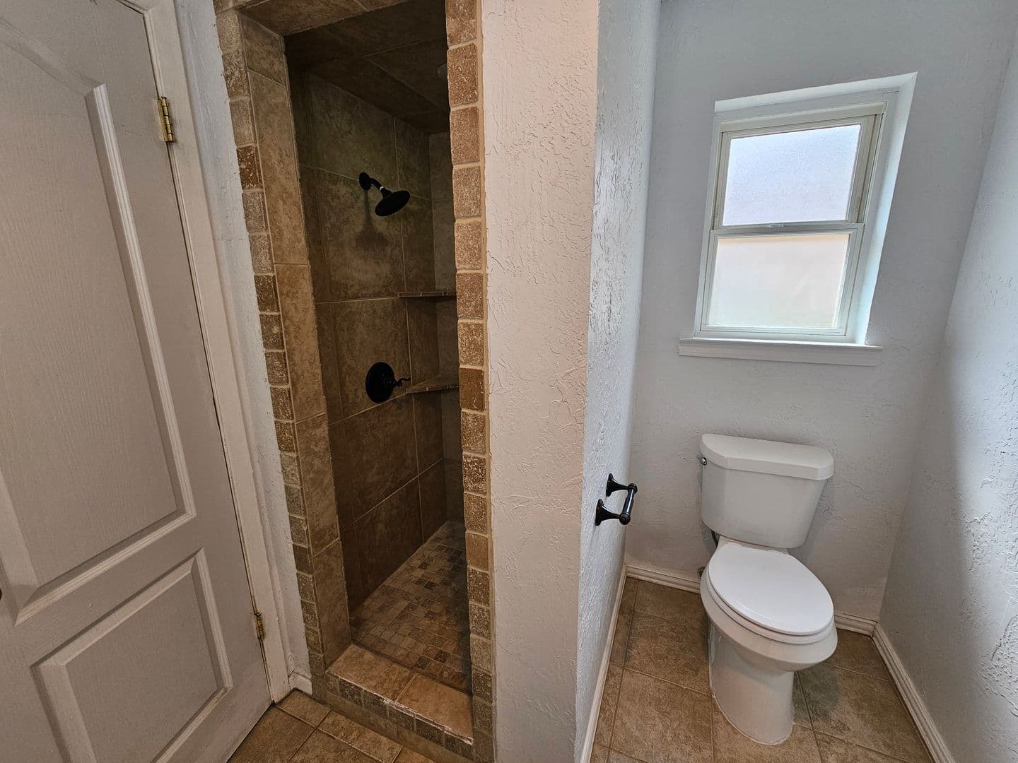 Hurst House: 1109 West Redbud Drive