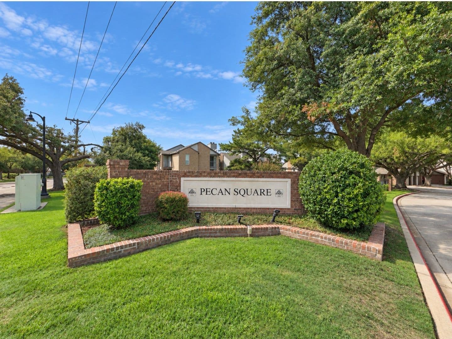 Addison Condo: 4067 Beltway Drive #140