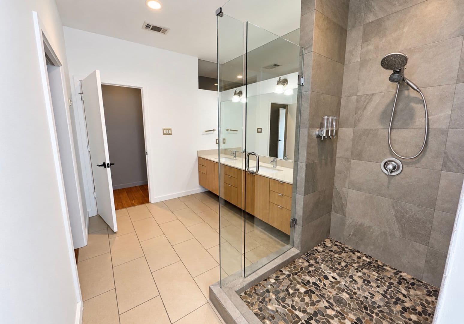 Dallas House: 4215 Roseland Ave.