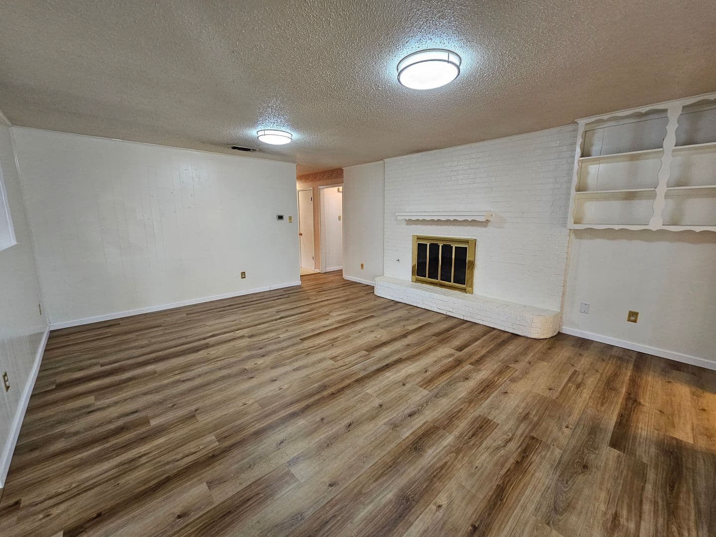 Hurst House: 1109 West Redbud Drive