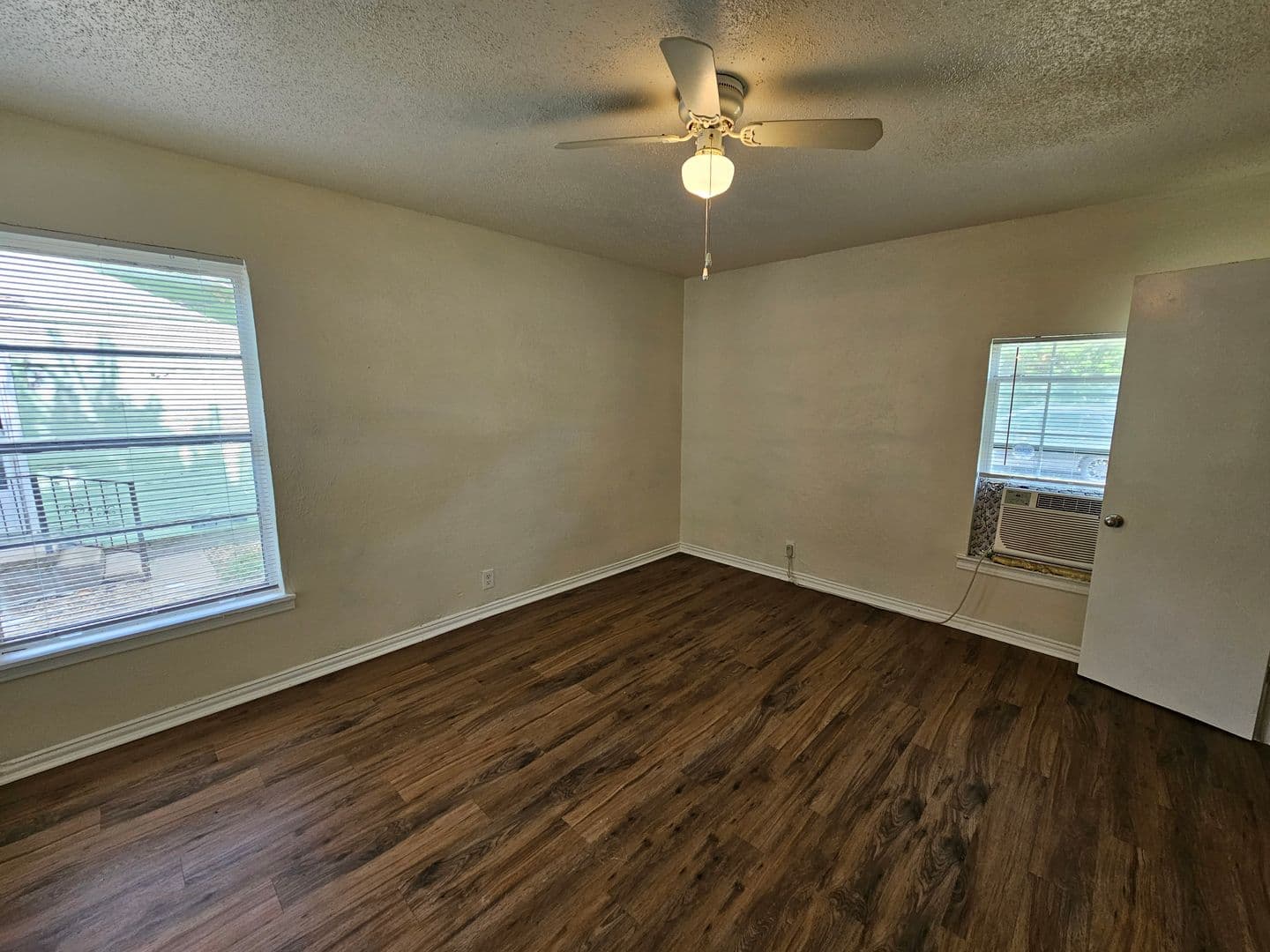 Dallas Townhome: 6540 Hollis Ave