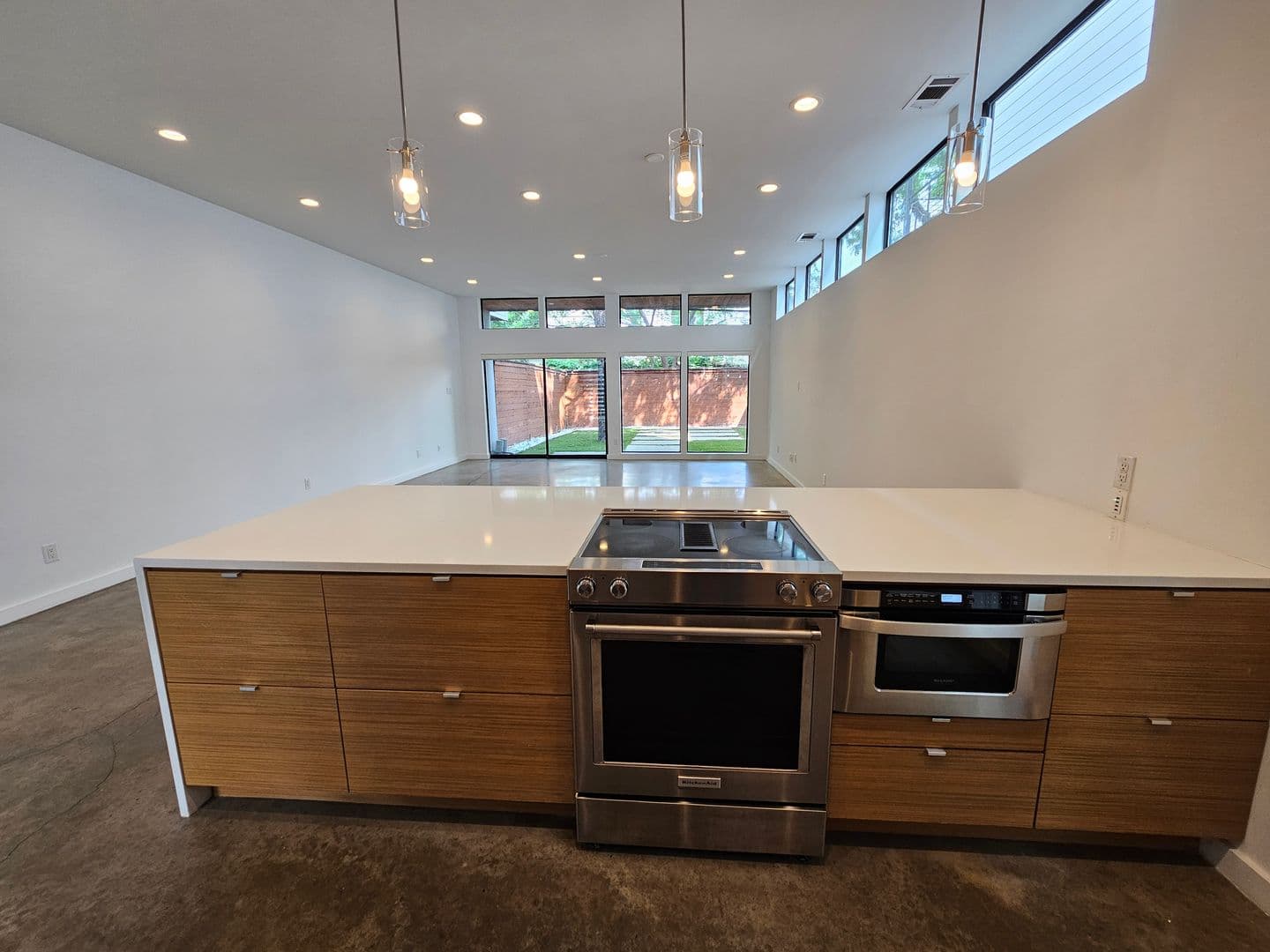 Dallas House: 4215 Roseland Ave.