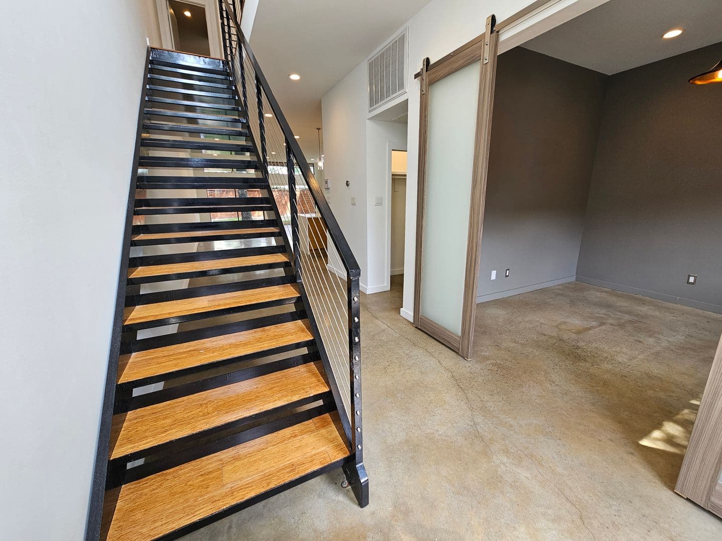 Dallas House: 4215 Roseland Ave.