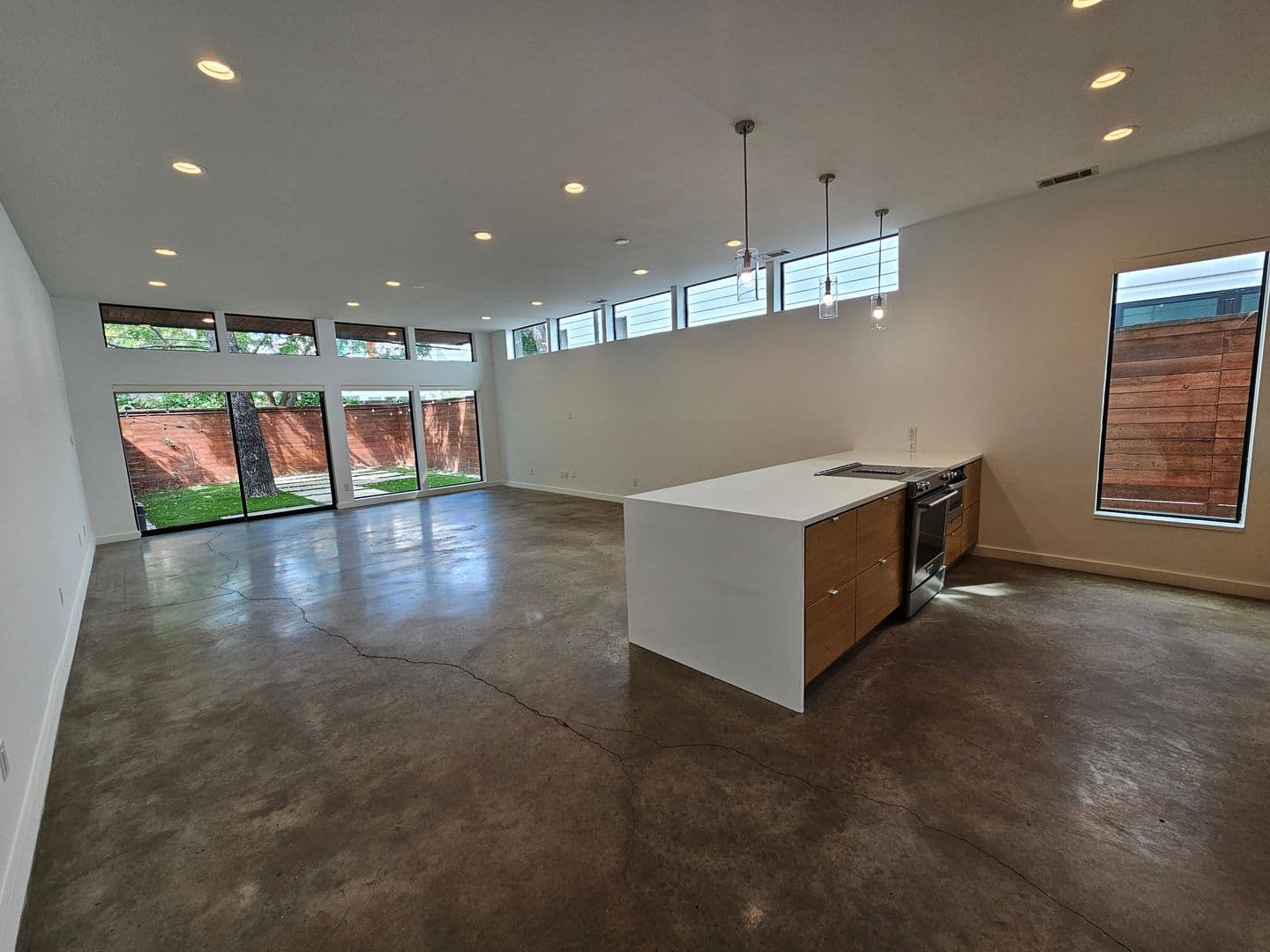 Dallas House: 4215 Roseland Ave.