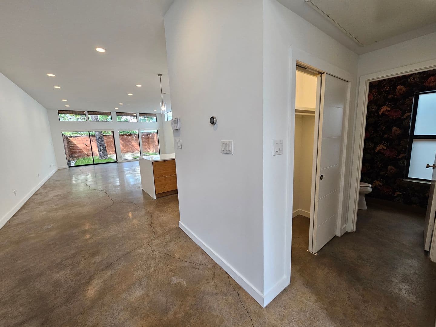 Dallas House: 4215 Roseland Ave.