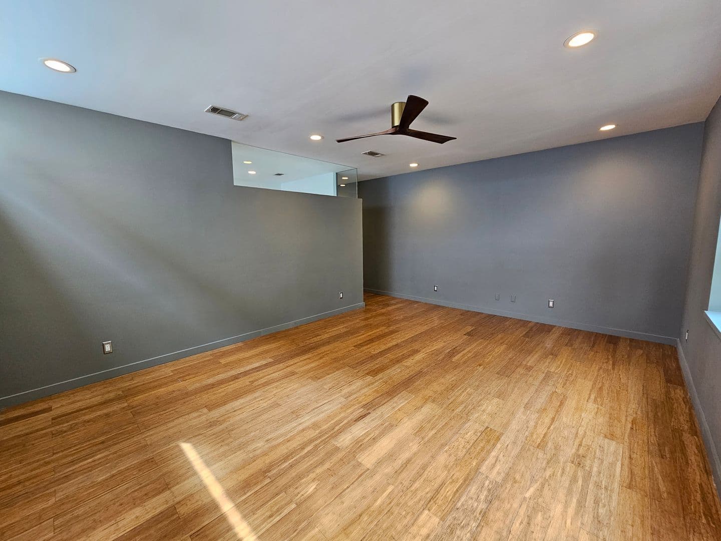 Dallas House: 4215 Roseland Ave.