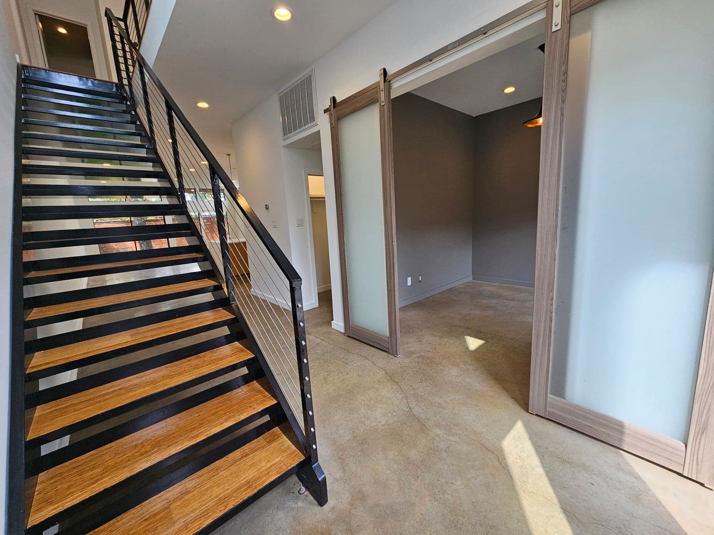 Dallas House: 4215 Roseland Ave.