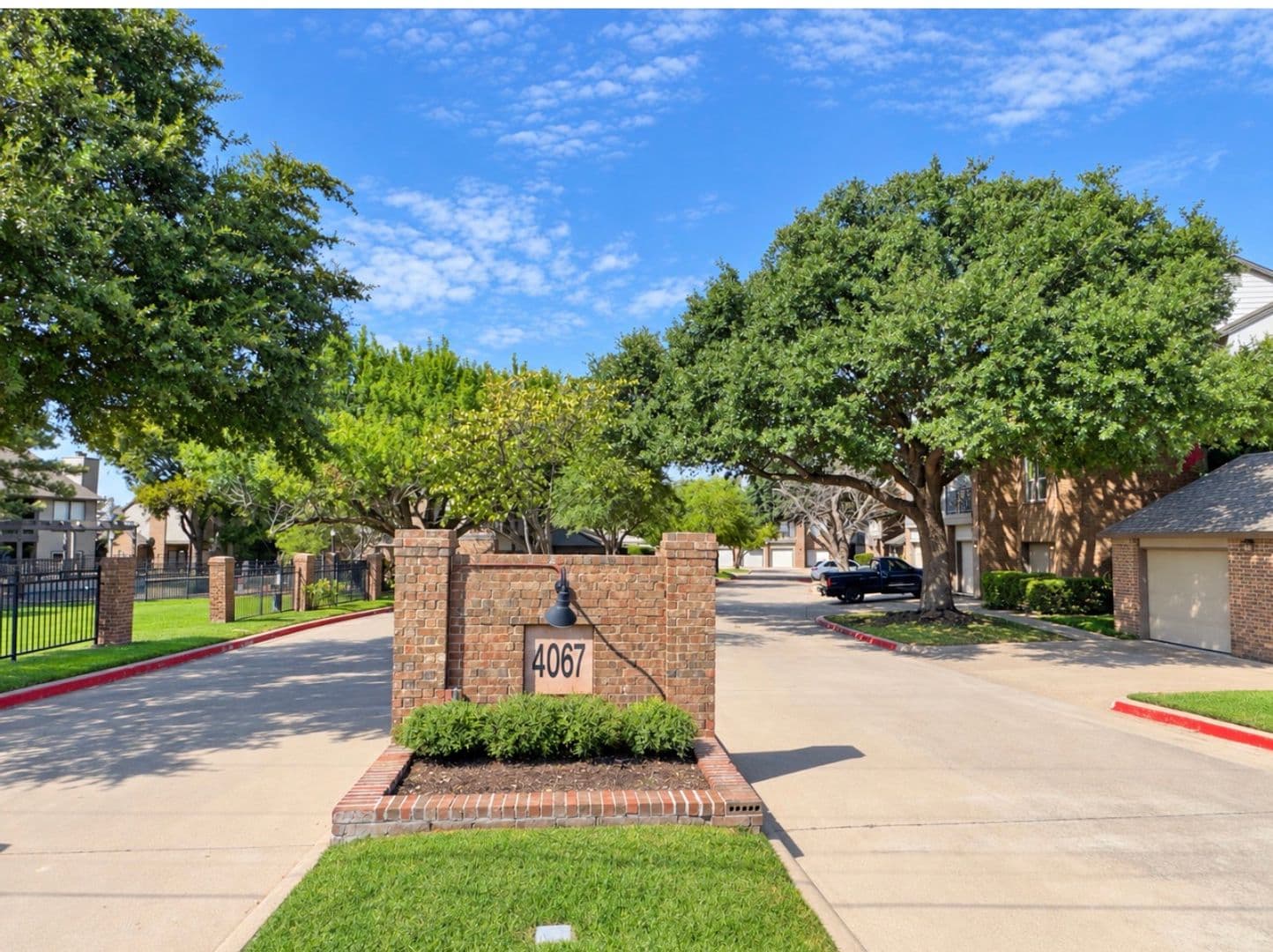 Addison Condo: 4067 Beltway Drive #140