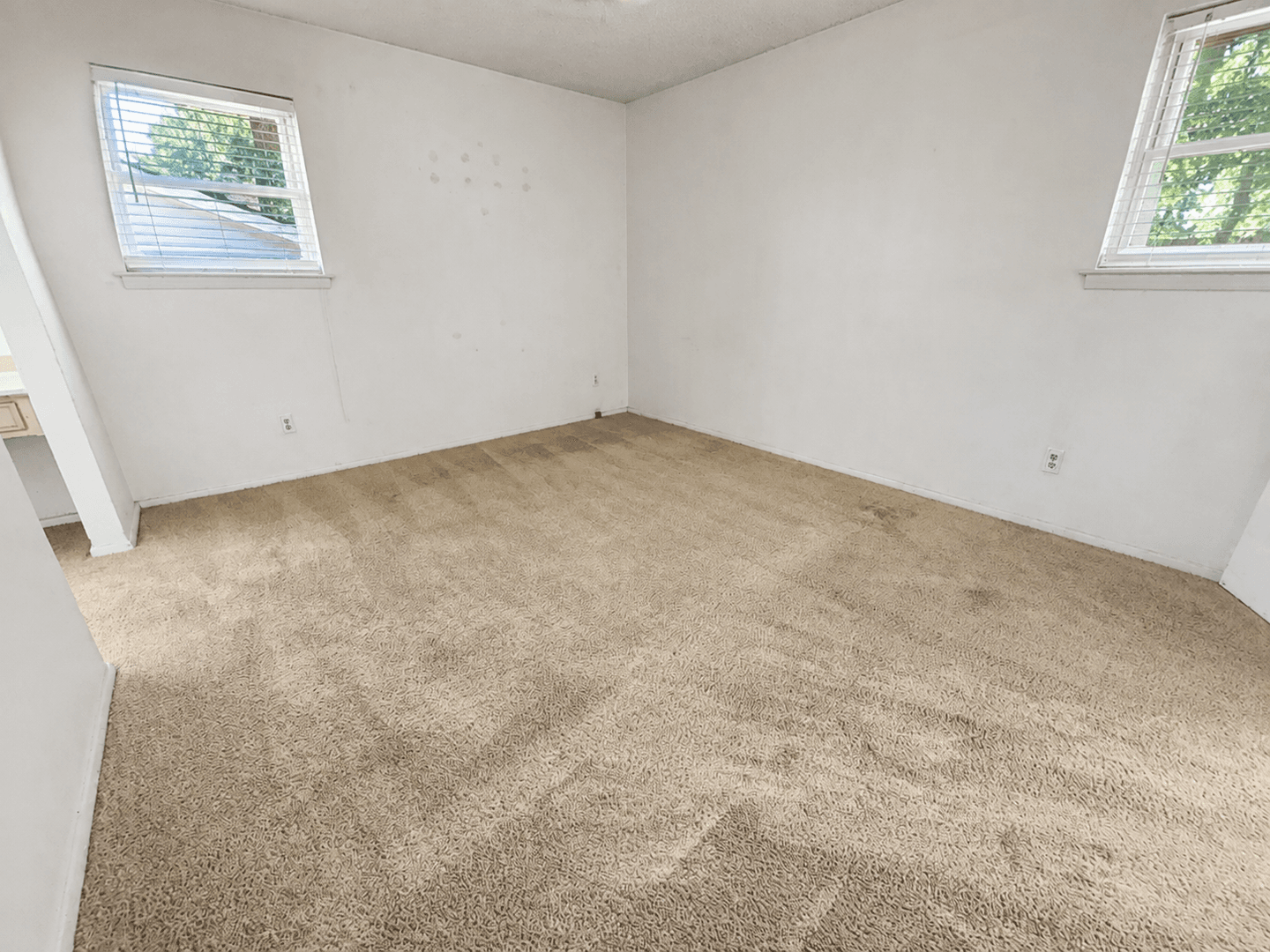Hurst House: 1109 West Redbud Drive
