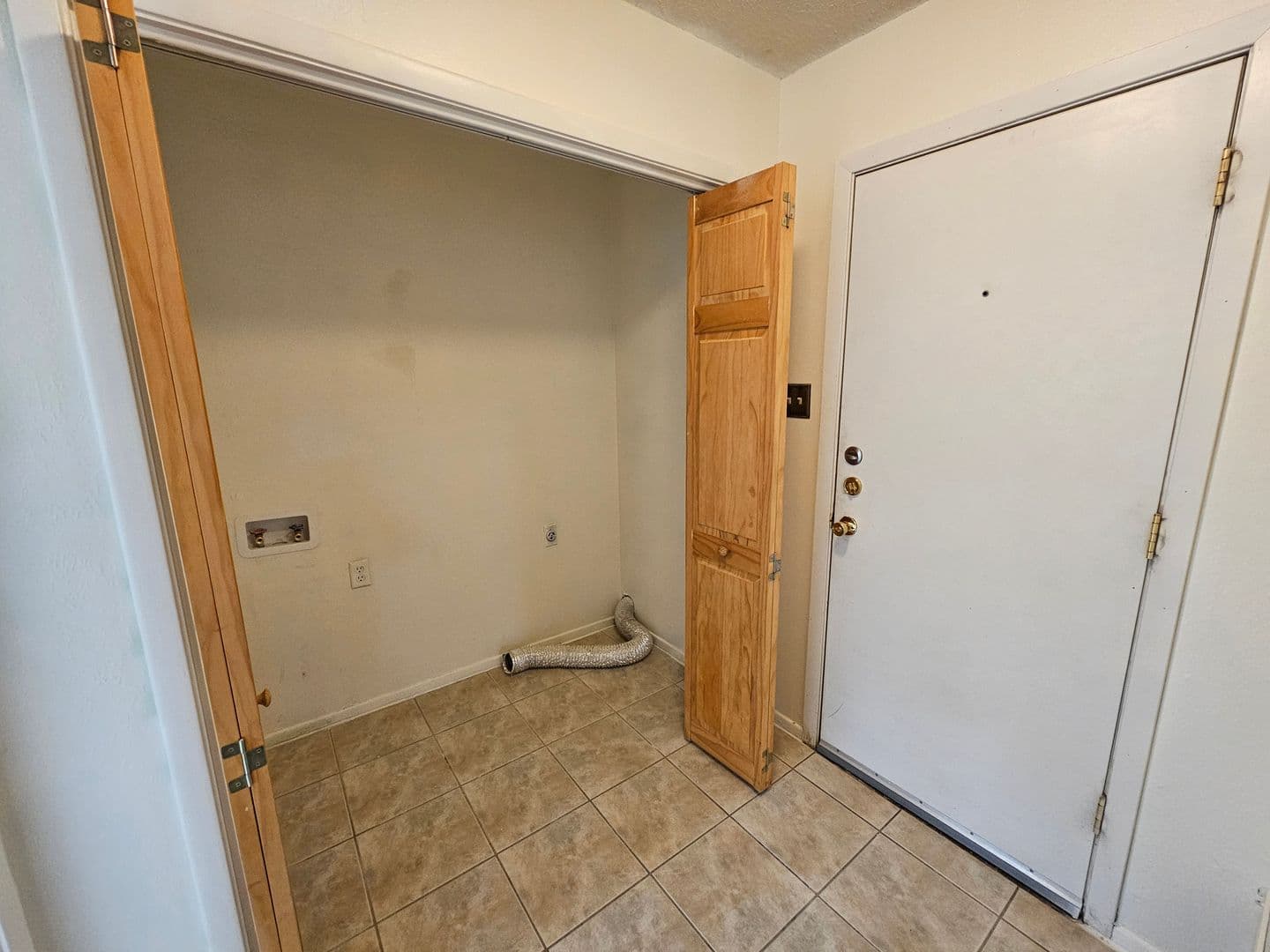Hurst House: 1109 West Redbud Drive