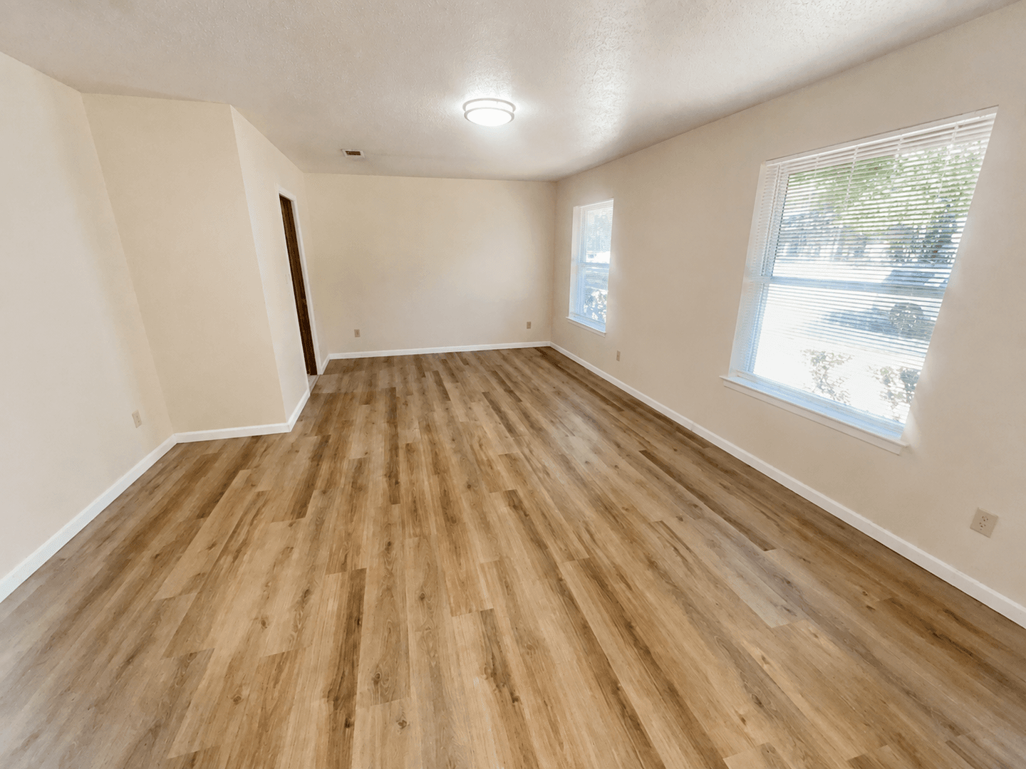 Hurst House: 1109 West Redbud Drive