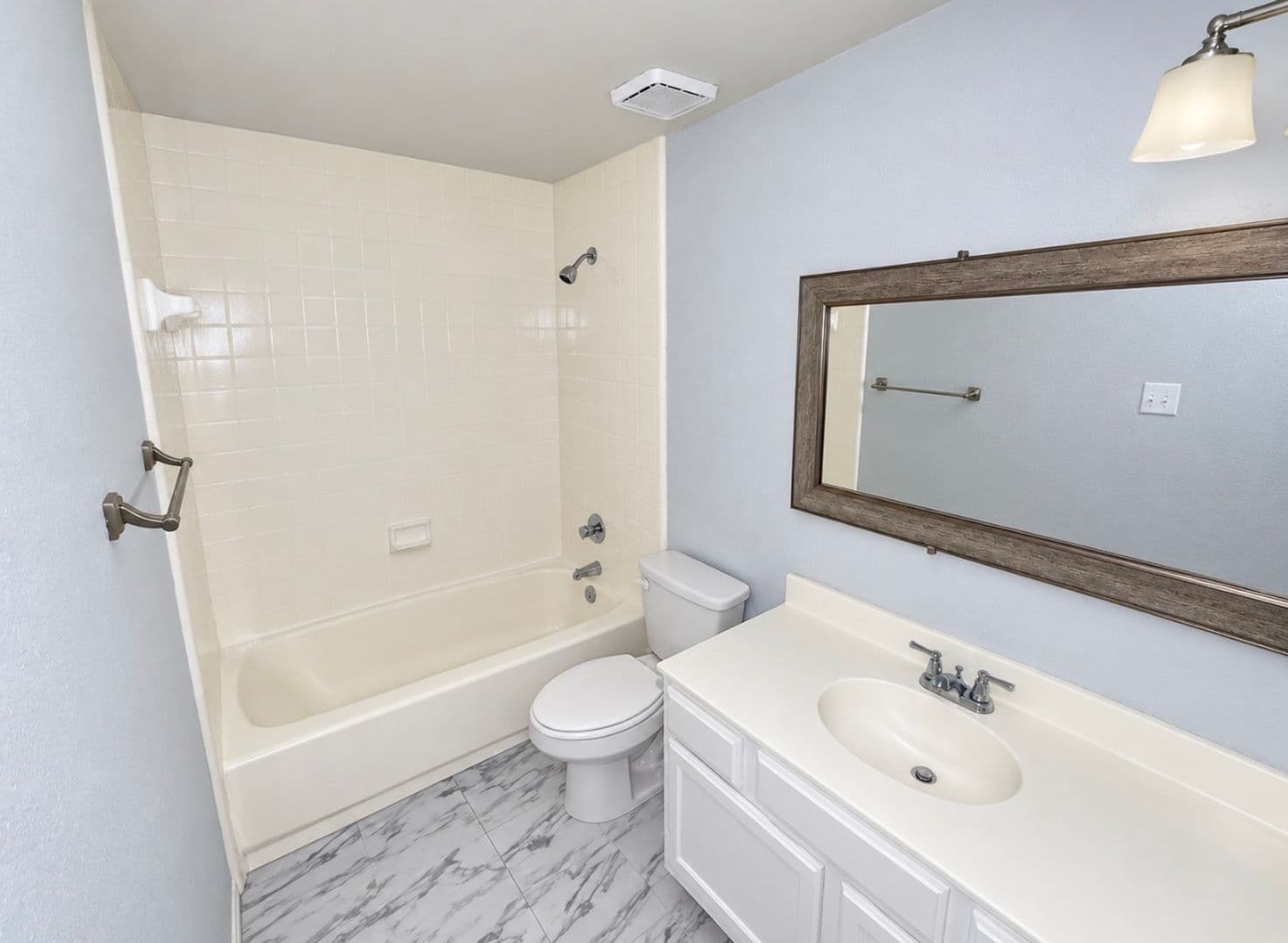 Dallas Condo: 7126 Holly Hill Dr. Apt. 108