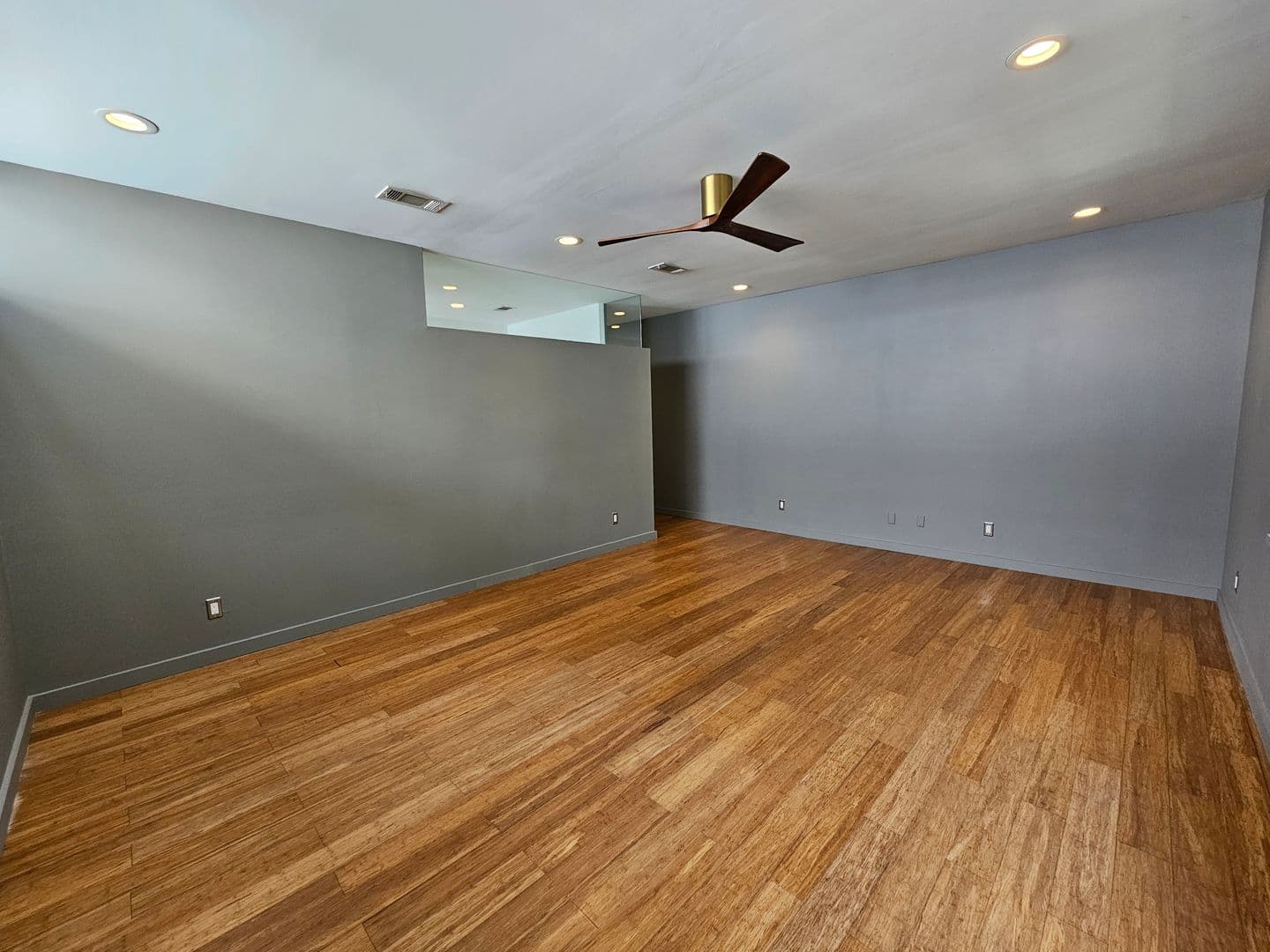 Dallas House: 4215 Roseland Ave.