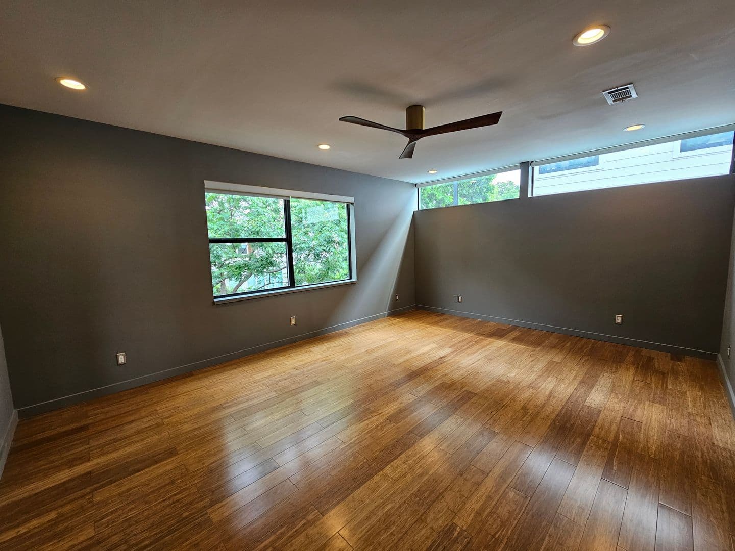 Dallas House: 4215 Roseland Ave.