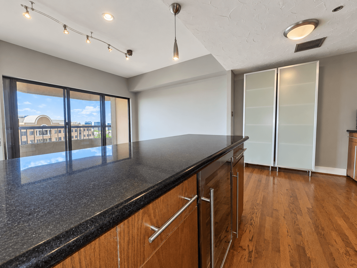 Dallas House: 3030 McKinney Ave #1703
