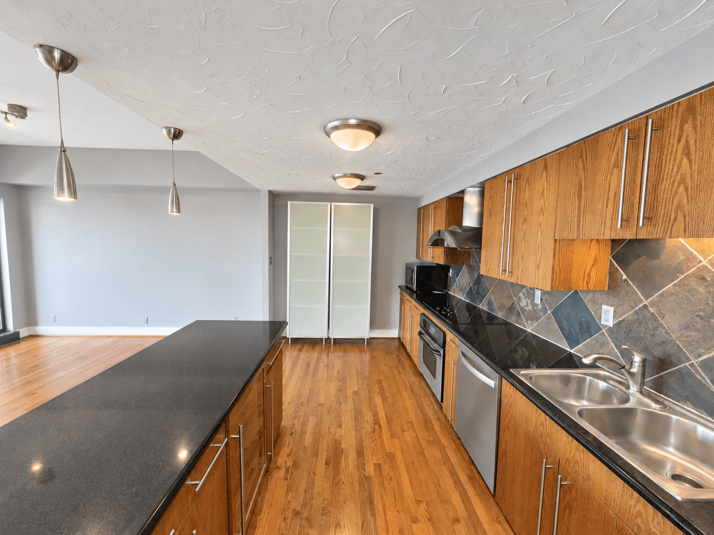 Dallas House: 3030 McKinney Ave #1703