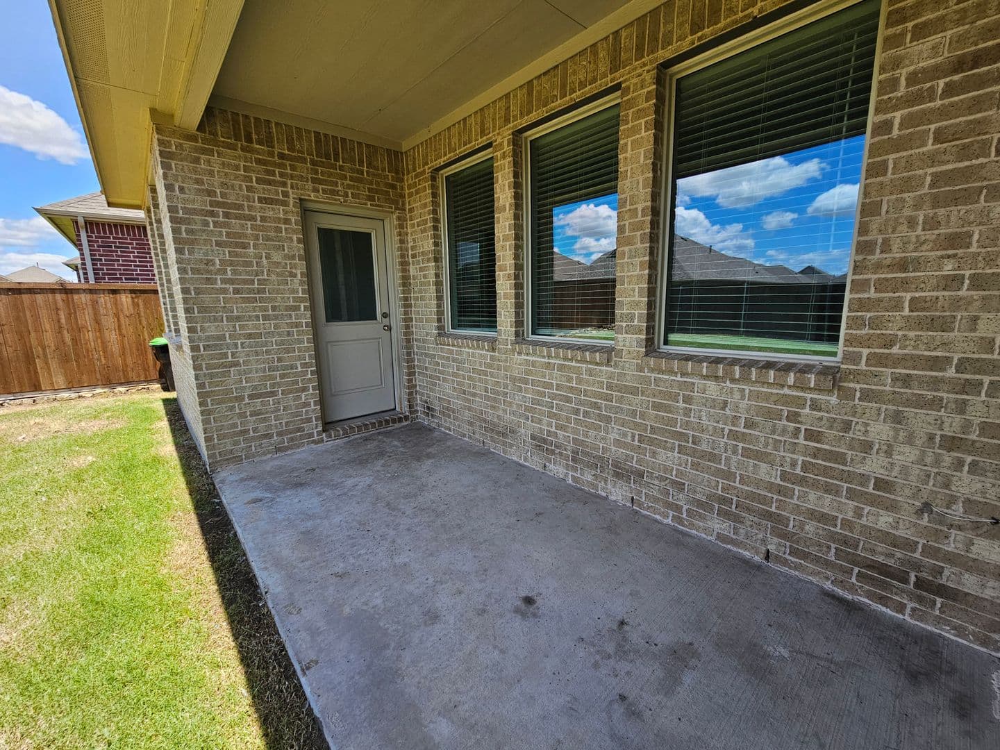 Little Elm House: 512 Chip St