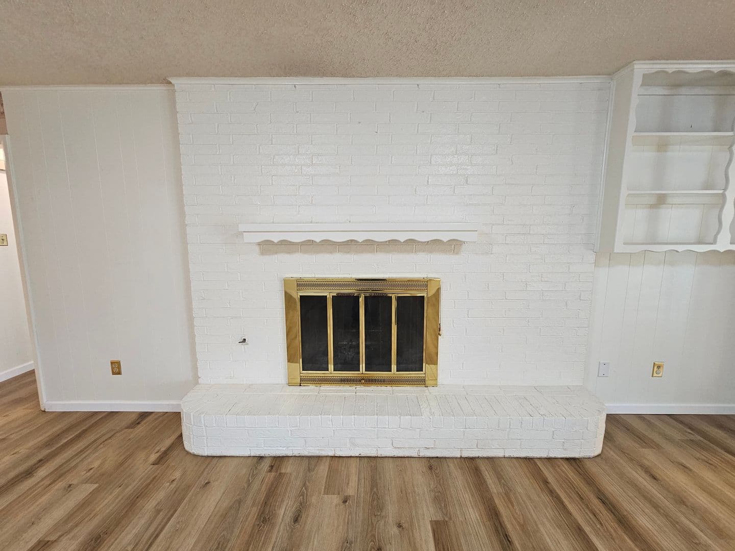 Hurst House: 1109 West Redbud Drive