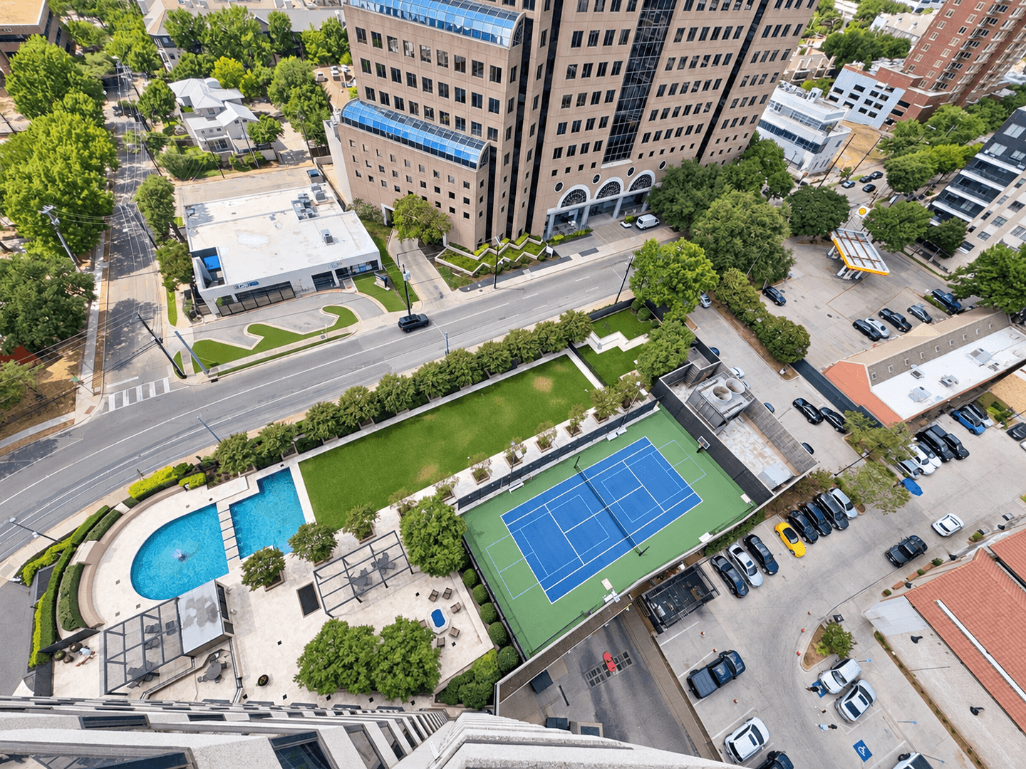 Dallas House: 3030 McKinney Ave #1703