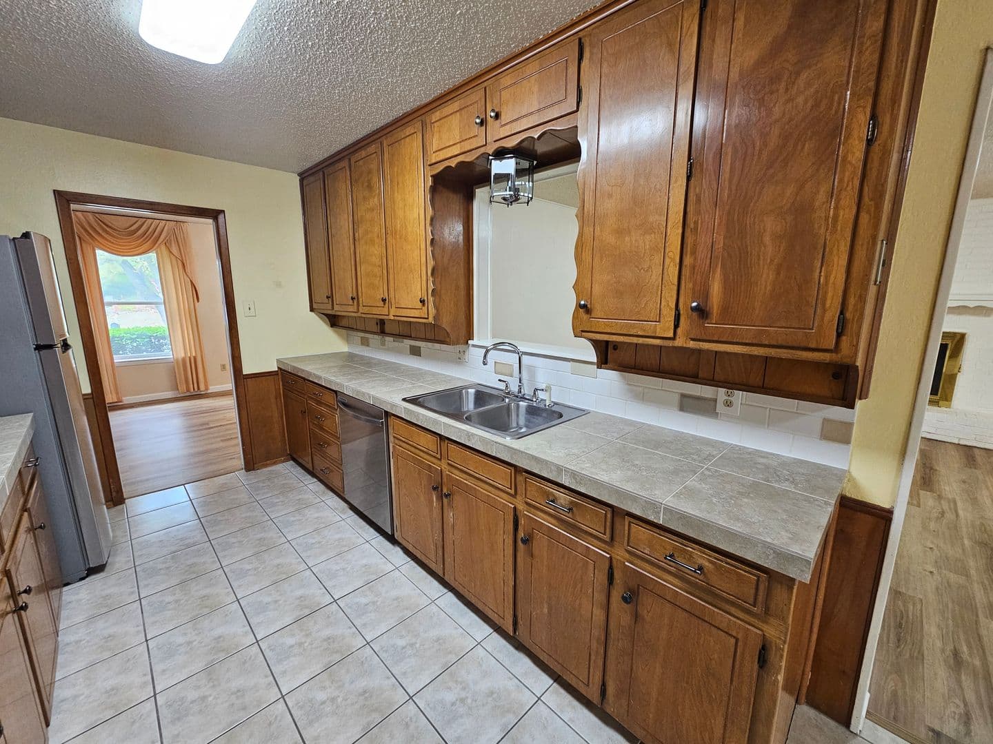 Hurst House: 1109 West Redbud Drive