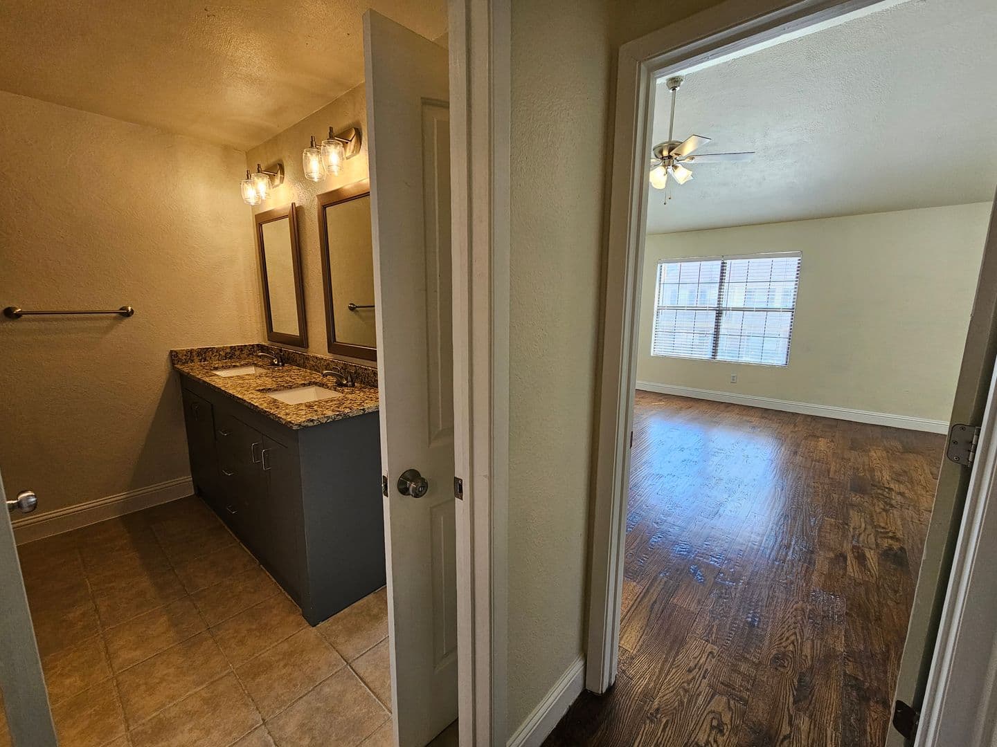 Coppell Condo: 216 Samuel Blvd #J-3
