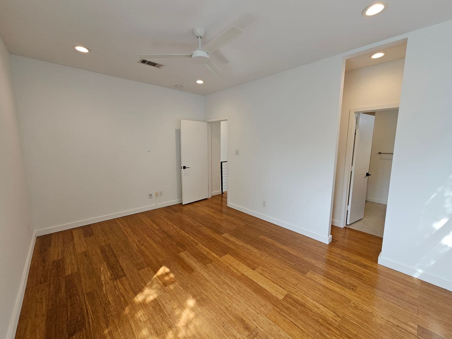 Dallas House: 4215 Roseland Ave.