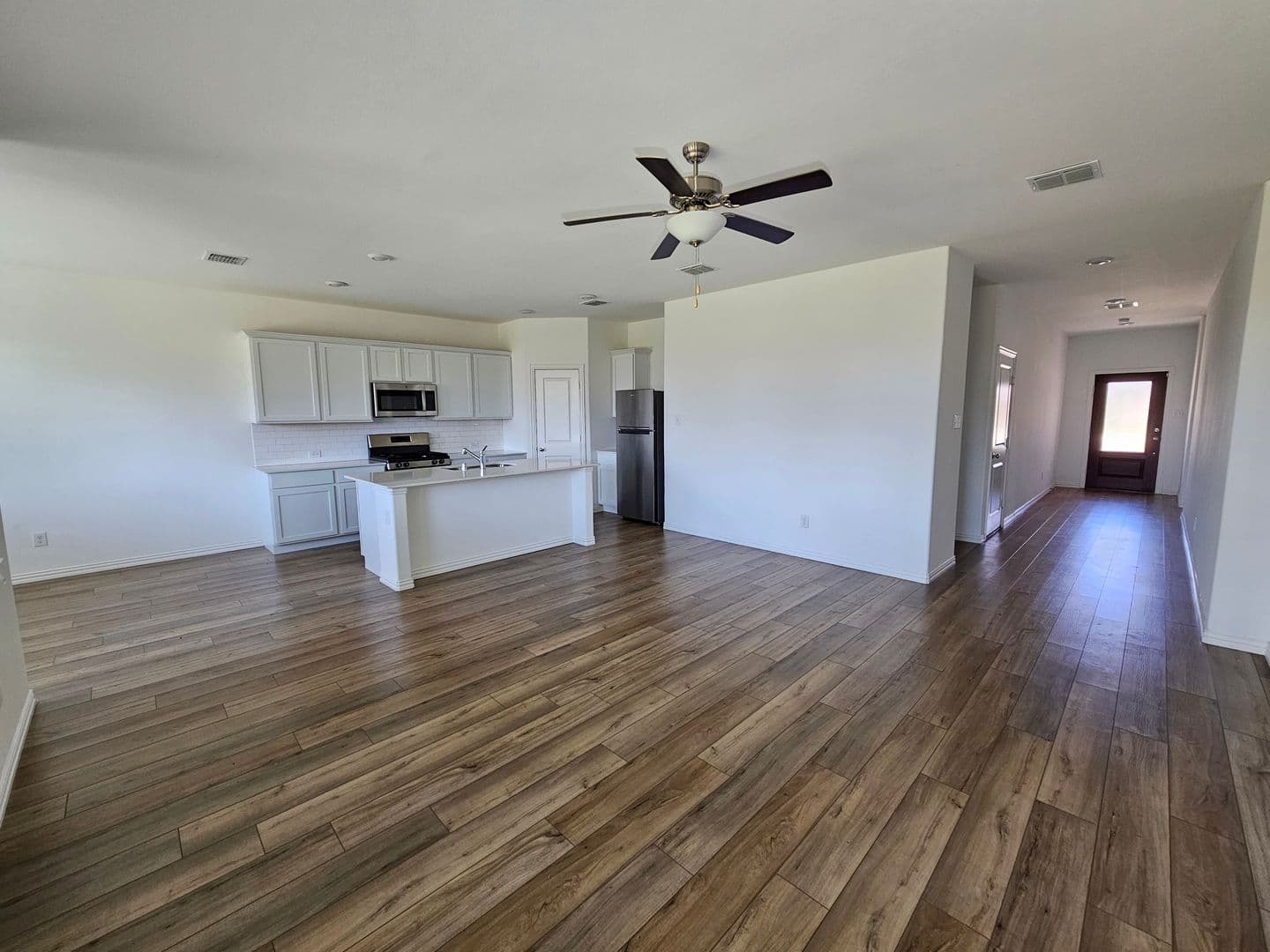 Little Elm House: 512 Chip St