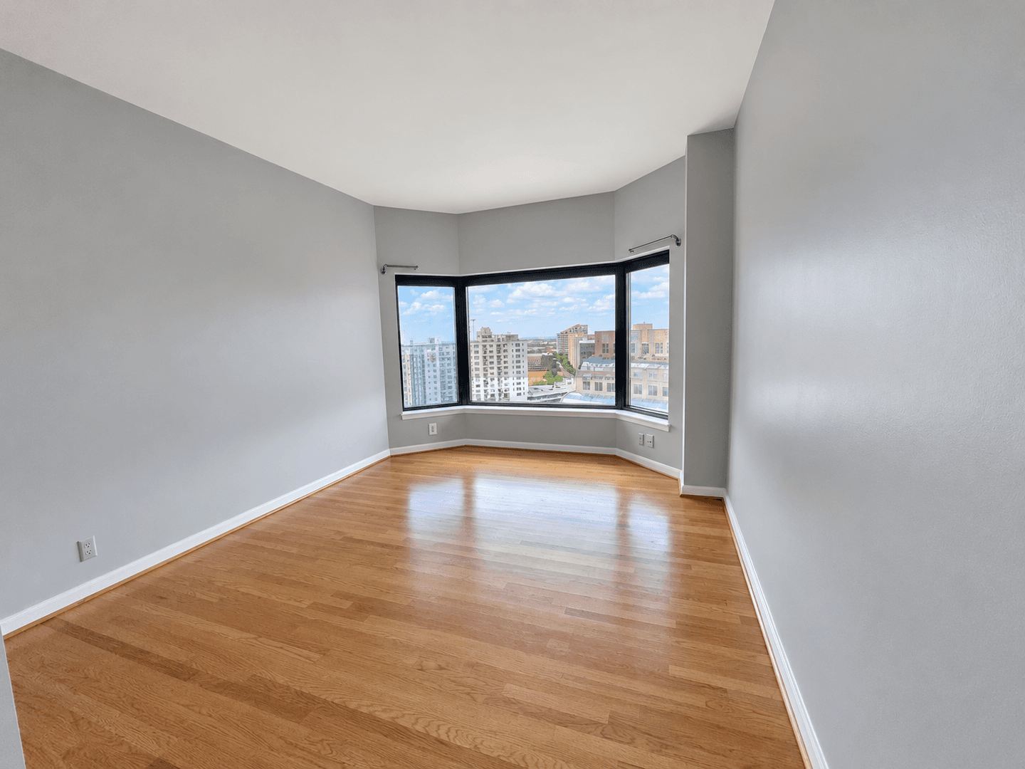 Dallas House: 3030 McKinney Ave #1703