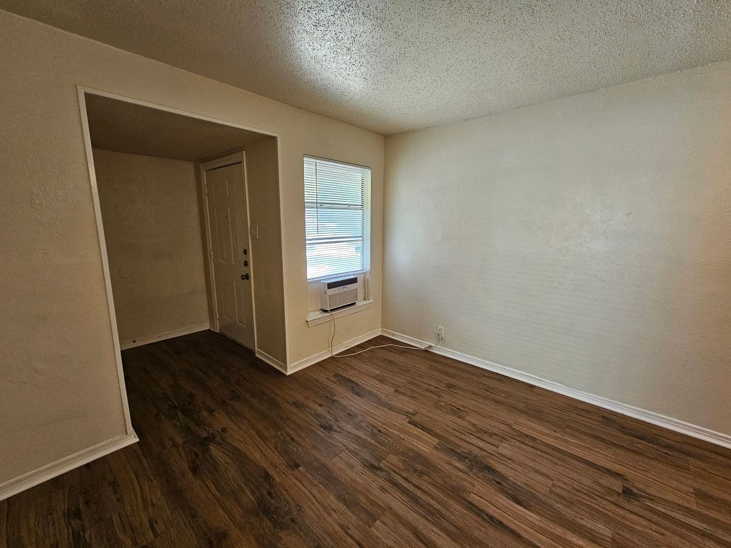Dallas Townhome: 6540 Hollis Ave