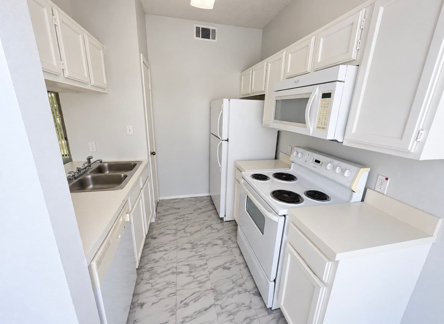 Dallas Condo: 7126 Holly Hill Dr. Apt. 108