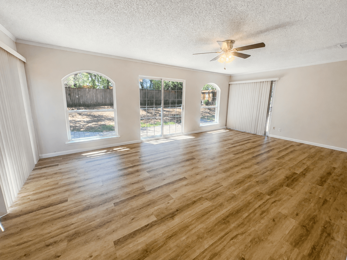 Hurst House: 1109 West Redbud Drive