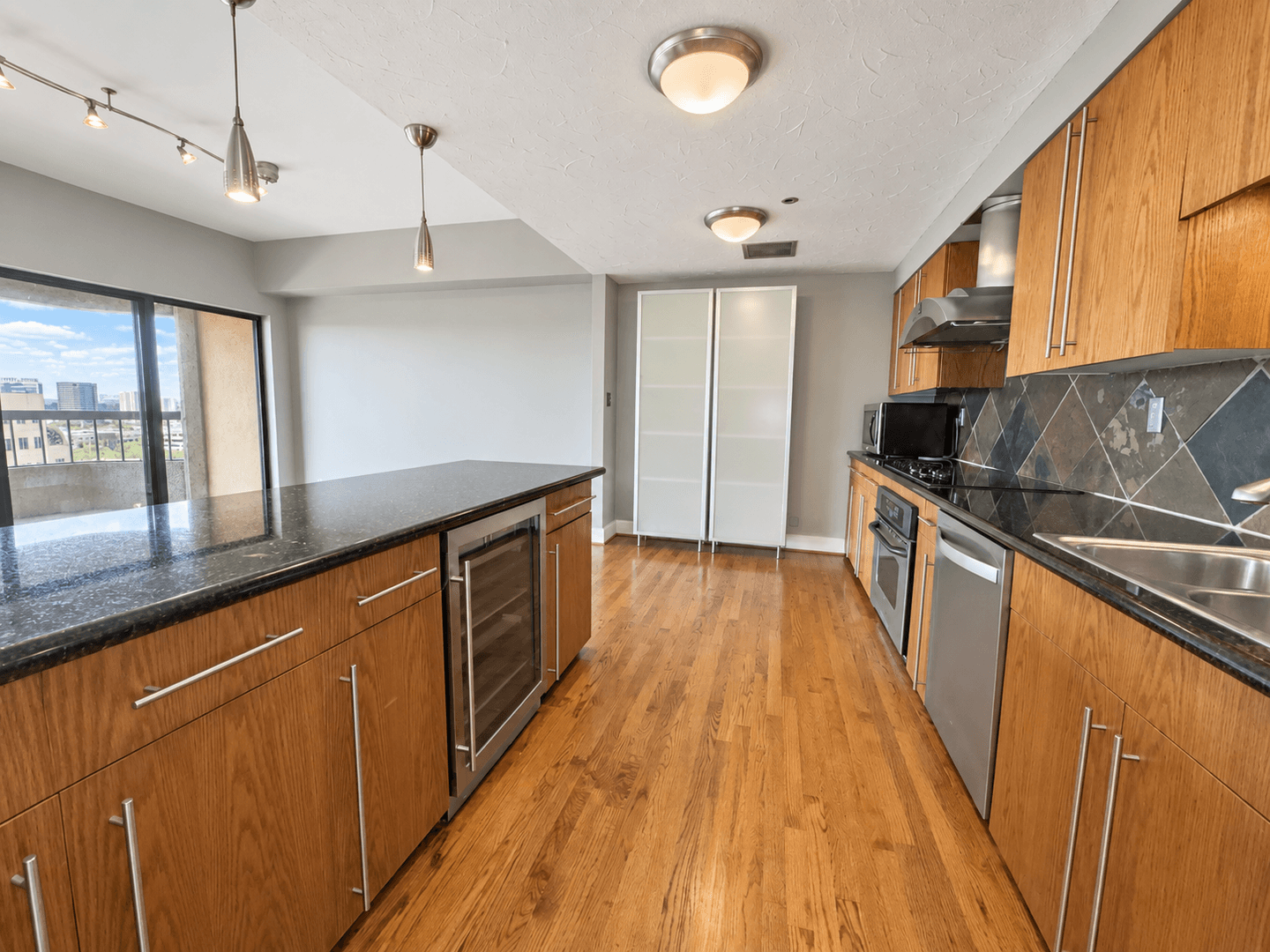 Dallas House: 3030 McKinney Ave #1703