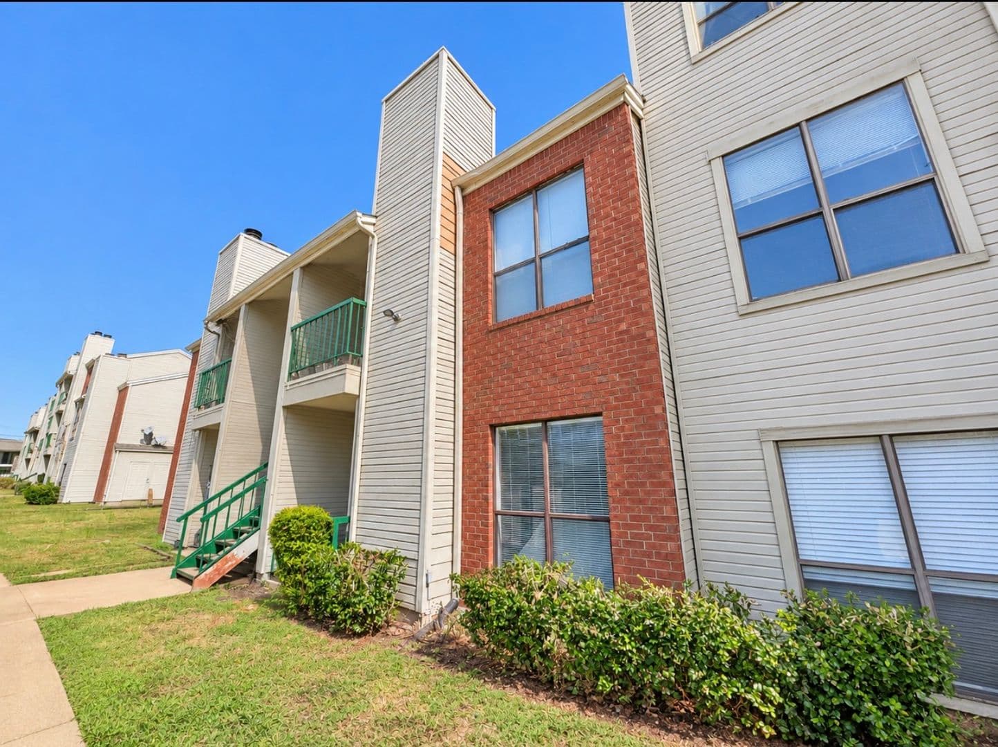 Dallas Condo: 7126 Holly Hill Dr. Apt. 108
