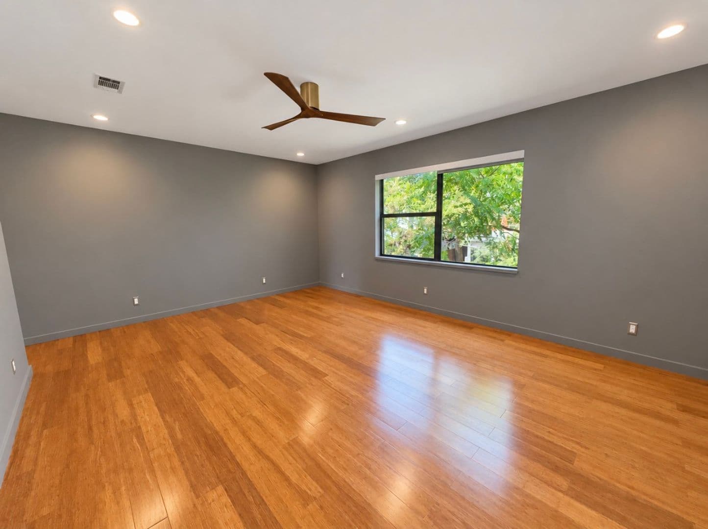 Dallas House: 4215 Roseland Ave.