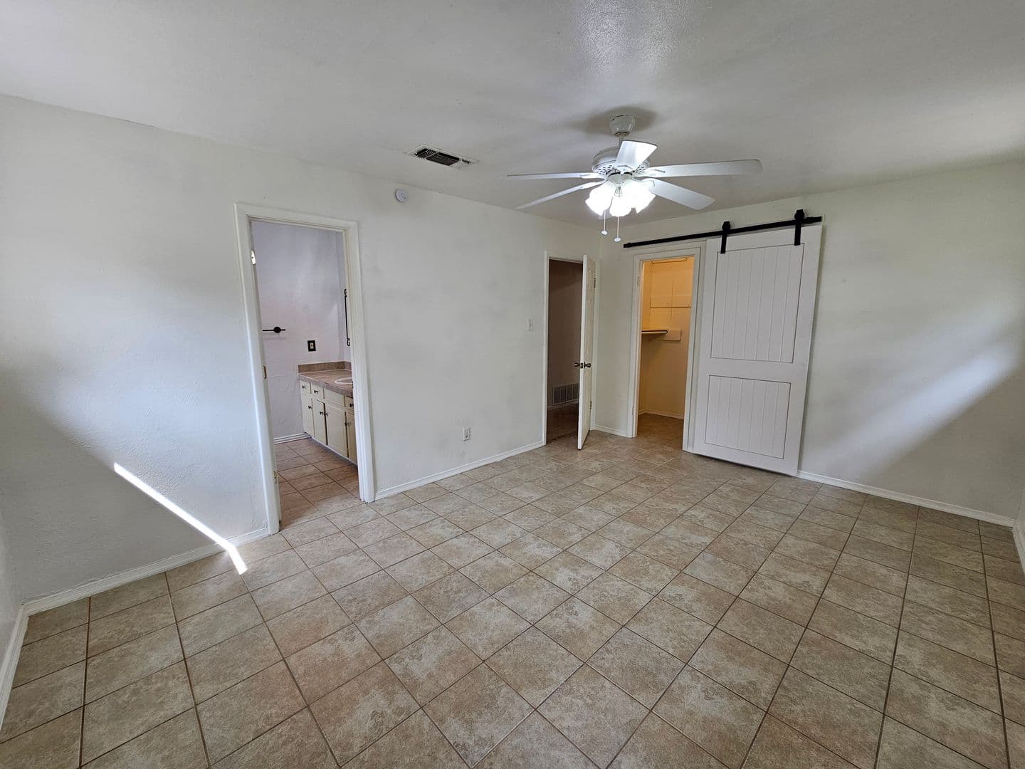 Hurst House: 1109 West Redbud Drive