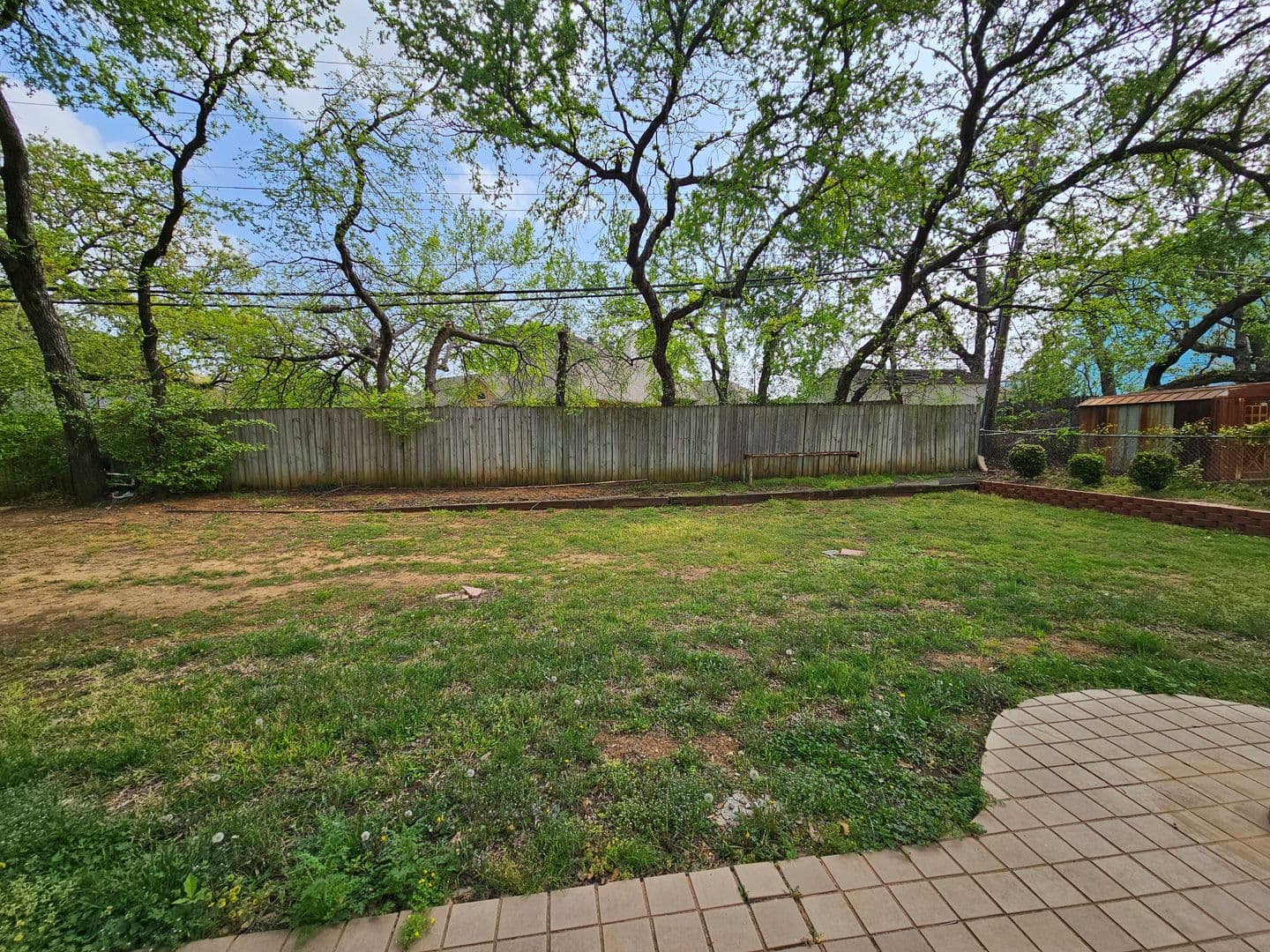 Hurst House: 1109 West Redbud Drive