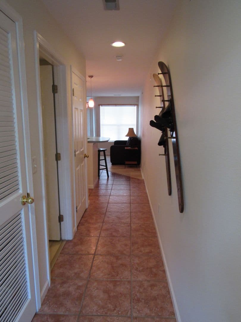 Kaiser Condo: 549 Park Place Dr. 1E