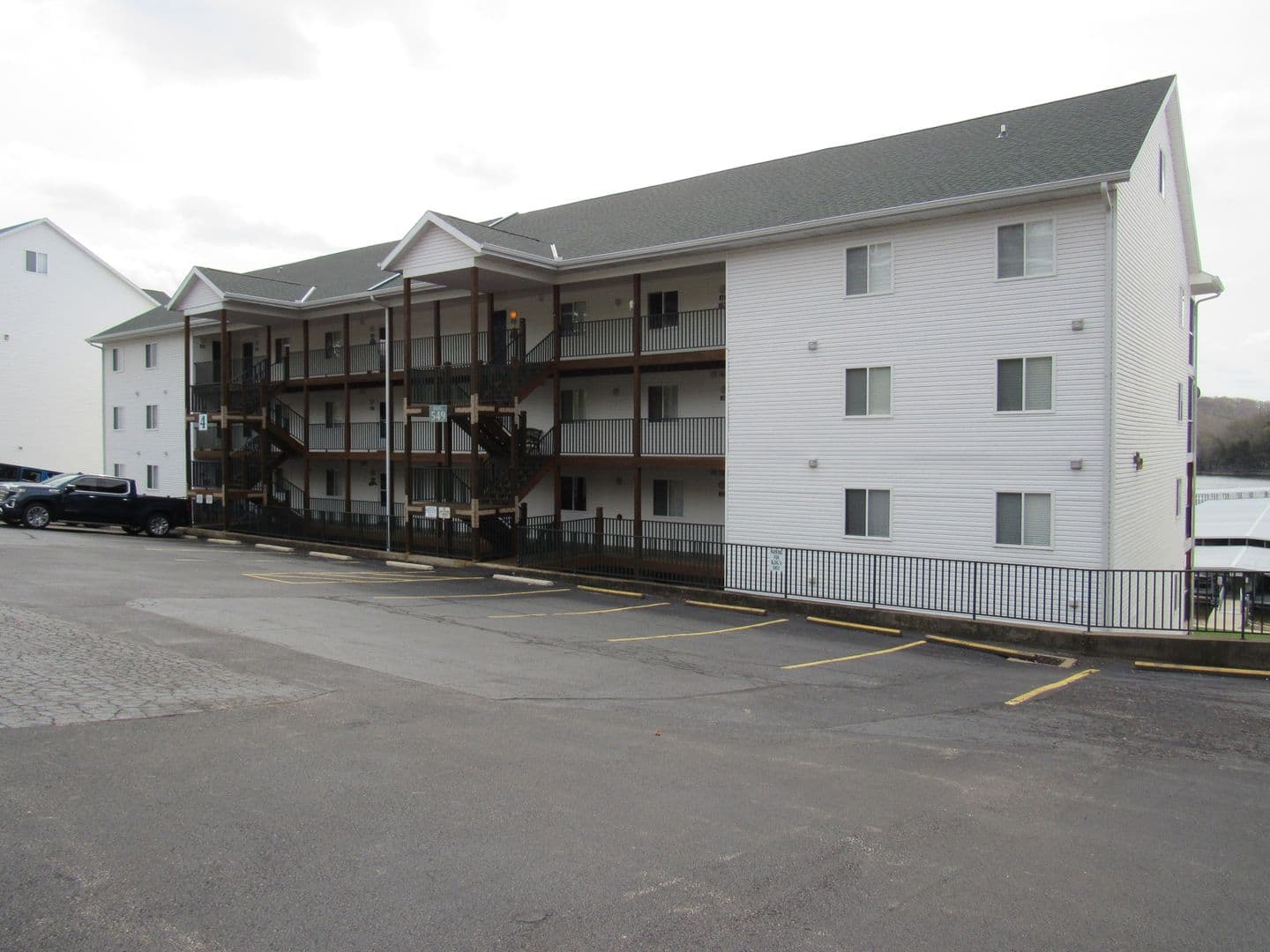 Kaiser Condo: 549 Park Place Dr. 1E